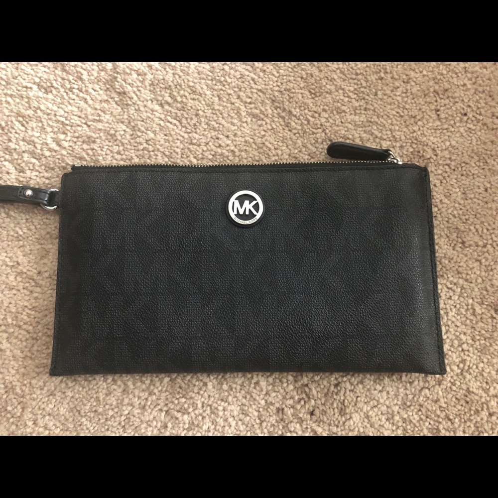 Michael Kors Wristlet